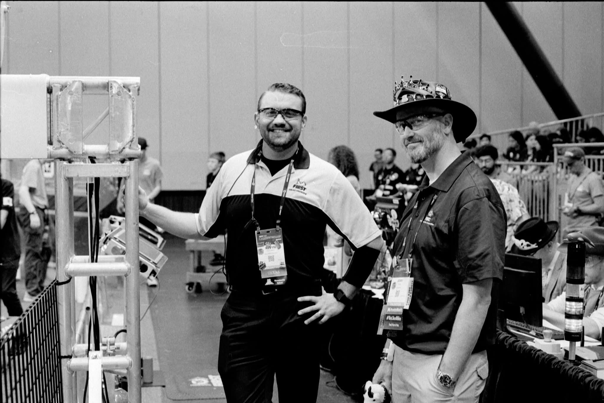 robotpic1.jpg (310 KB)